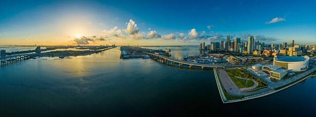 Ile trwa lot do Miami z Polski?