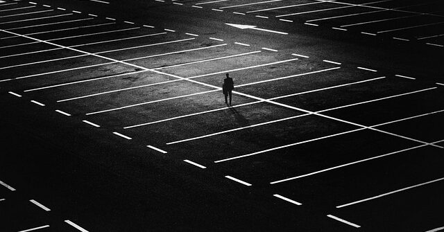 Ile kosztuje parking w skalnym mieście?