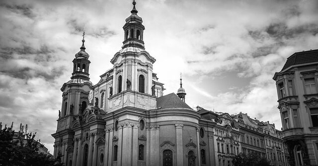 Czy do Pragi trzeba mieć szczepienie?